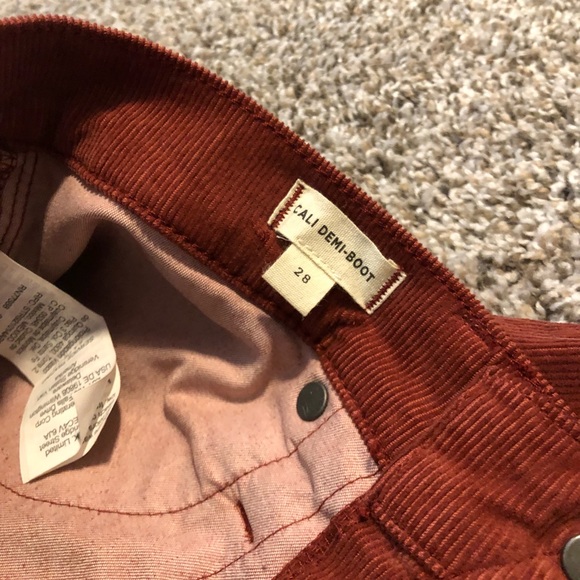 Madewell Cali Demi-Boot Jeans in Corduroy: Button-Front Edition - Picture 6 of 7